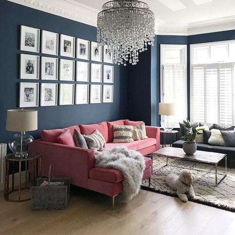 Red Couches, Blue And Pink Living Room, Rosa Sofa, Velvet Sofa Living Room, Corner Sofa Living Room, Pink Living Room, Pink Sofa, Blue Living Room, Blue Rooms