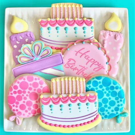 How to Decorate Five Birthday Cookies – The Flour Box Cookie Birthday Party, Cookie Decorating Kit, Happy Birthday Cookie, Skull Cookies, Flooding Cookies, Birthday Cookie, Cookie Cake Birthday, Thanksgiving Cookies, Royal Icing Recipe