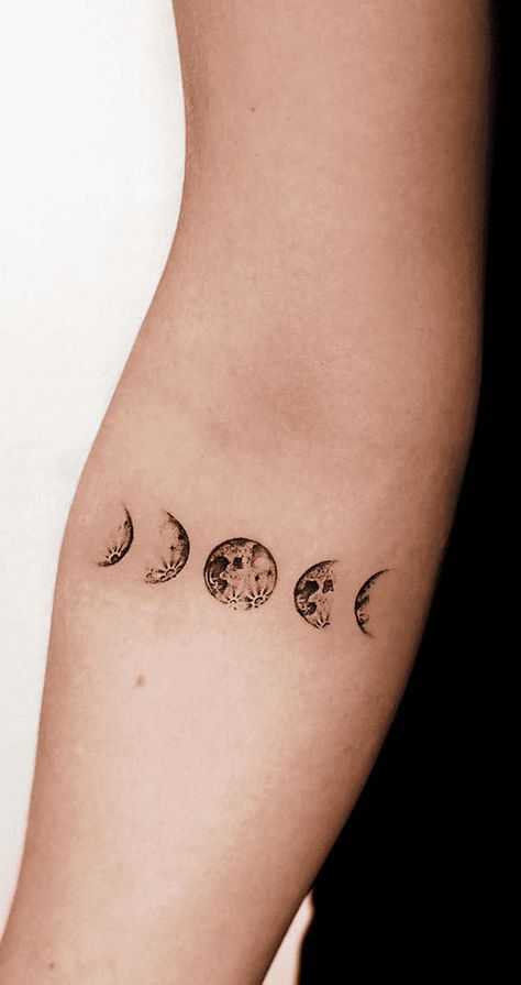 Waning Gibbous Moon Tattoo Designs, Whole Moon Tattoo, Moon Fazes Tattoos, Moon Circle Tattoo, Moon Sequence Tattoo, Three Moon Tattoo, Full Moon Tattoo Designs For Women, Tattoo Ideas Female Moon, White Moon Tattoo