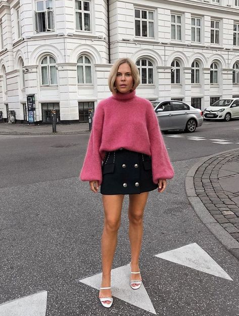 Jess Bush, Pink Jumper Outfit, Jessie Bush, Undercut Designs, Knitwear Trends, Autumn Weekend, Jumper Outfit, Pink Jumper, Undercut Pixie