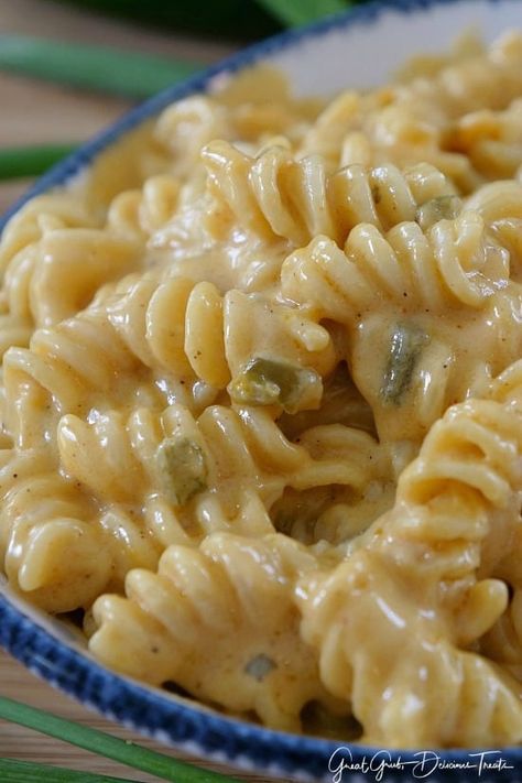 Spicy Southwest Mac and Cheese Southwest Mac And Cheese, Spicy Mac And Cheese, Cheese Noodles, Noodles Ideas, Pasta Creamy, Macaroni Cheese Recipes, Pasta Sides, Macaroni N Cheese Recipe, Mac And Cheese Recipe