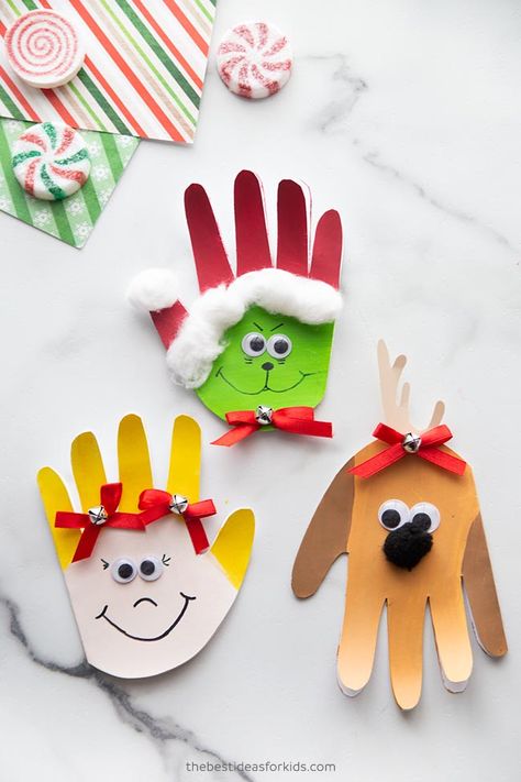 Grinch Handprint Craft Preschool Christmas Crafts For Kids, Crafts For Kids Winter, Grinch Handprint, Ornaments Diy Kids, Grinch Crafts, December Activities, Handprint Christmas, December Crafts, Grinch Party