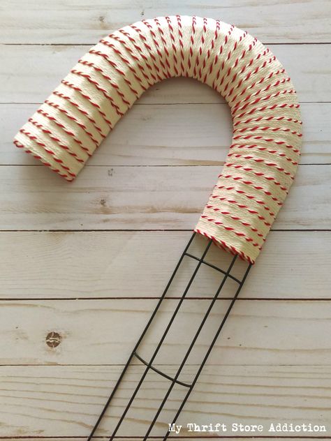 Run to the dollar store to grab a candy cane wire form so you can create one of these farmhouse style wreaths! Candy Cane Wreath Tutorial, Candy Cane Wreath Diy, Candy Cane Wreaths, Alternative Diy, Wreath Alternative, Candy Cane Crafts, Farmhouse Style Wreath, Deco Mesh Wreaths Diy, Deco Mesh Christmas Wreaths