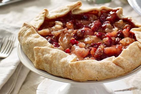 Rustic Apple Cranberry Tart | Ocean Spray® Cranberry Tart Recipe, Rustic Tart, Cranberry Appetizer, Cranberry Tart, Cranberry Dessert, Homemade Frappuccino, Berry Smoothie Recipe, Cranberry Apple, Cranberry Sauce Recipe