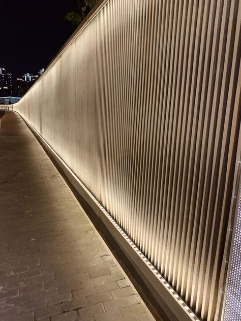 Outdoor Linear Lighting, Facade Linear Lighting, Residential Facade Lighting, Uplights Outdoor, Wallwasher Lighting, Outdoor Uplighting, Facade Lighting Design, Hardscape Lighting, Car Porch Design