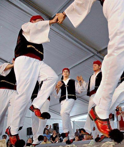 Greek Reporter on Instagram: “🇬🇷🇬🇷🇬🇷 The #Ancient #Greek #Origins of #Traditional #GreekDances #Greece is #home to countless #traditionalGreek dances, many of which…” Greece Culture, Ancient Greek, Greece, Dancer, The Originals, On Instagram, Instagram