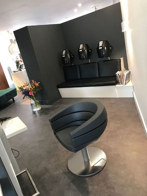 Unisex Salon Interior Design, Luxury Hair Salon Design, Hairstylist Room Ideas, Salon Suite Decor, Beauty Shop Decor, Salon Equipment Furniture, Salon Design Ideas, Beauty Room Salon, Hair Salon Design