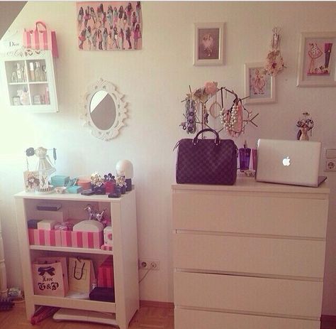 2016 Room, 2014 Vibes, Tumblr Bedroom, Babe Cave, Tumblr Rooms, Bedroom Decorations, Teen Girl Bedroom, Girly Aesthetic, This Is Your Life