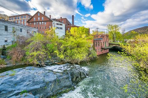 The 20 Best Places to Live in Vermont Brattleboro Vermont, Perfect Itinerary, Road Trip Planning, Best Places To Live, American Cities, Green Mountain, Covered Bridges, Best Cities, Vacation Ideas