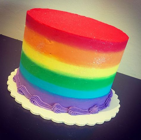 Rainbow cakes for Pride Week! Rainbow Iced Cake, Pride Cakes Ideas, Rainbow Birthday Cakes, Pride Cakes, Gummy Bear Cakes, Pride Cake, Rainbow Cake Recipe, Rainbow Cakes, Pride Week