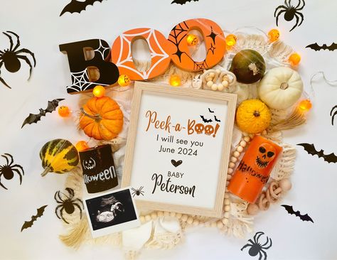 Digital Baby Announcement, Pregnant Halloween, Pregnancy Announcements, Halloween Designs, Neutral Design, Social Media Facebook, Social Media Templates, Pregnancy Reveals, Baby Family