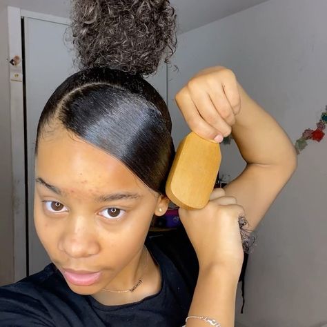 Side Swoop Bun Natural Hair, Slick Back Bun With Swoop, Slick Back With Swoop, Heart Slick Back, Swoop Slick Back, Noella Curls, Curls Products, Slick Back Bun, Curly Braids