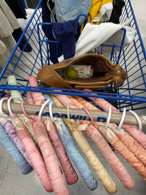 Dream Thrift Finds, Thrifting With Friends, Thrifting With Friends Aesthetic, Nyc Thrift Store Aesthetic, Vintage Bombshell Thrifting, Vintage Thrift Bags, Book Thrifting Aesthetic, Thrift Aesthetic, Thrifting Aesthetic