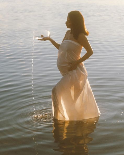 Maternity Photoshoot In Water, Ethereal Maternity Photoshoot, Water Goddess Maternity Shoot, Womb Aesthetic, Water Goddess Aesthetic, Birth Aesthetic, Ethereal Maternity Shoot, Goddess Maternity Shoot, Water Maternity Photos