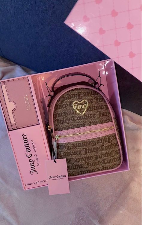 Juicy Couture Mini Backpack, Mini Backpack Aesthetic, Juicy Backpack, Juicy Couture Aesthetic, Juicy Set, Pink Mini Backpack, Juicy Couture Clothes, Juicy Couture Backpack, Purse Aesthetic