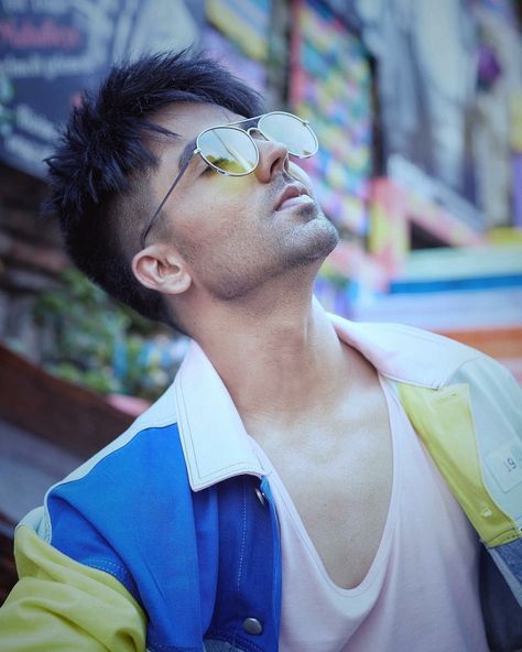 Hardy Sandhu - Indian Punjabi Singer Harrdy Sandhu, Harley Quinn Illustration, Hardy Sandhu, New Movie Images, Top Singer, Always Grateful, Stylish Pic, Swag Boys, Dear Crush