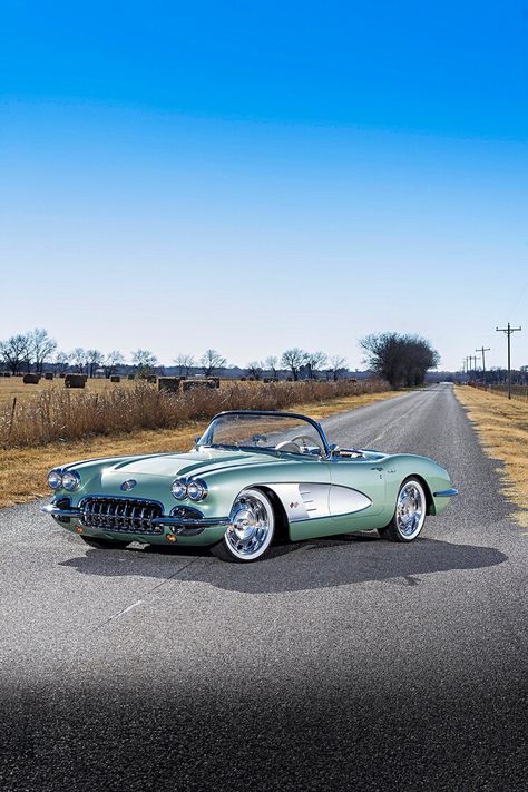 Chevrolet Corvette C1, Old Corvette, Vintage Corvette, Carros Vintage, Hot Rods Cars Muscle, Classic Corvette, Auto Retro, Chevy Muscle Cars, Old School Cars