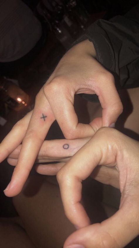 Stick Tattoo, Stick Poke Tattoo, Finger Tats, Hand And Finger Tattoos, Stick N Poke, Hand Doodles, O Tattoo, Stick N Poke Tattoo, Hand Poked Tattoo