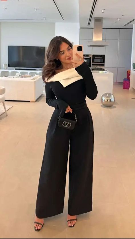 Classy Suits For Women, Formal Outfits For Women Events, Formal Pantsuits For Women, Dressy Pant Suits, Formal Jumpsuits, Elegant Pants Suits, Burgundy Formal Dress, Neon Prom Dresses, Pant Suits For Women