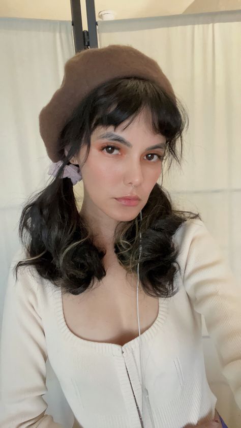 winter outfit, white blouse, beret, brown beret, beret hats, cute aesthetic, girlie aesthetic, date night outfit, Museum outfit, pigtails, long hair, hairstyles, curled hair, bangs, long hair with bangs, septum, septum ring, alt girl, aetherial Summer Beret Outfit, Baret Hairstyles, Pigtails With Hat, Curled Hair Bangs, Beret Hairstyles Long Hair, Brown Beret Outfit, Beret Curly Hair, Hairstyles Curled Hair, Beret Hairstyles