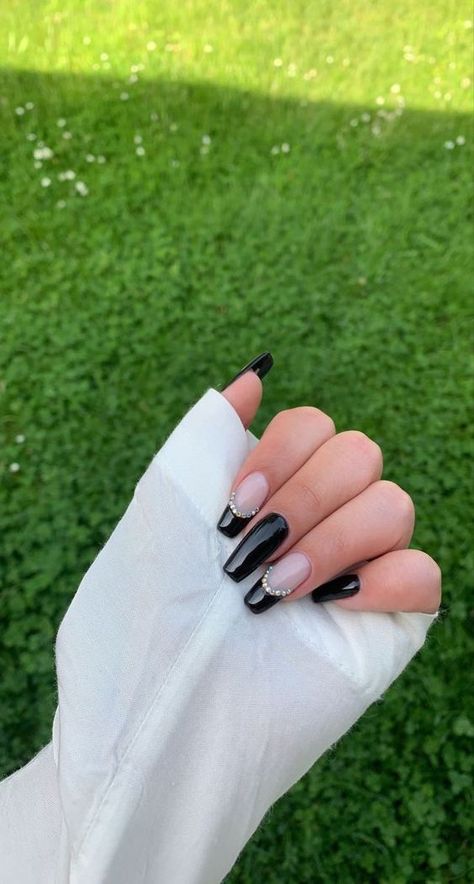 Black Nails With Rhinestones Coffin, Clear Nails With Black Designs, Nails With Rhinestones Black, Black French Tip Nails With Glitter, Black Nails With Diamonds, Black Rhinestone Nails, Black Nails With Rhinestones, Black Prom Nails, Shorties Nails