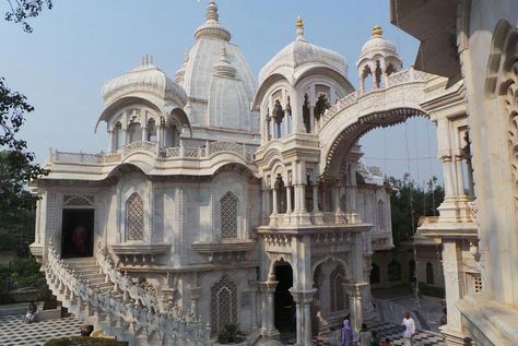 Iskon Temple Vrindavan, Mathura Vrindavan Photography, Vrindavan Temple, Temple Exterior, Modern Temple, Hindu Architecture, Prem Mandir, Krishna Balaram, Vrindavan Photography