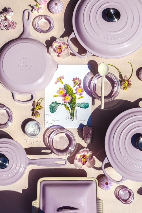 Simplicity is its own statement. Drawing from the shallot's delicacy, our new colour is a testament to the strength of subtlety. Purple Table Settings, Lavender Kitchen, Le Creuset Set, Le Creuset Colors, Instagram Branding Design, Le Creuset Cookware, Pretty Kitchen, Eco Friendly Kitchen, Cute Kitchen