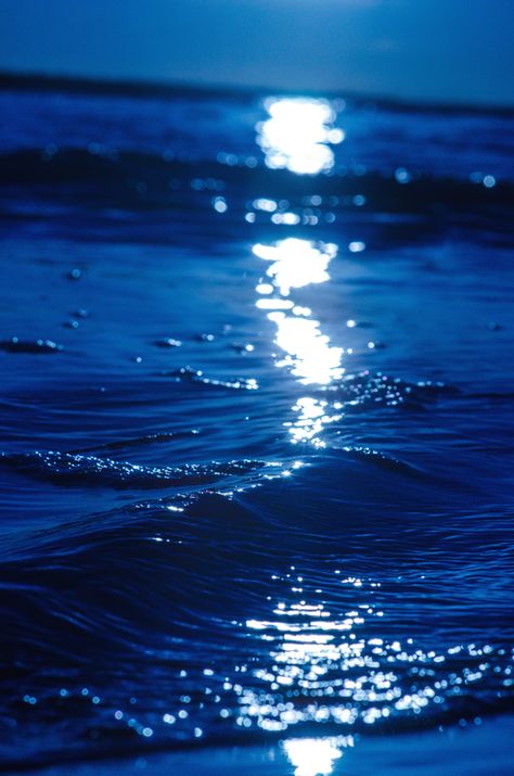 Blue Aesthetic Dark, Ocean At Night, Dark Blue Wallpaper, Cute Blue Wallpaper, Water Aesthetic, Seascape Photography, Coastal Prints, Ocean Print, Aesthetic Images