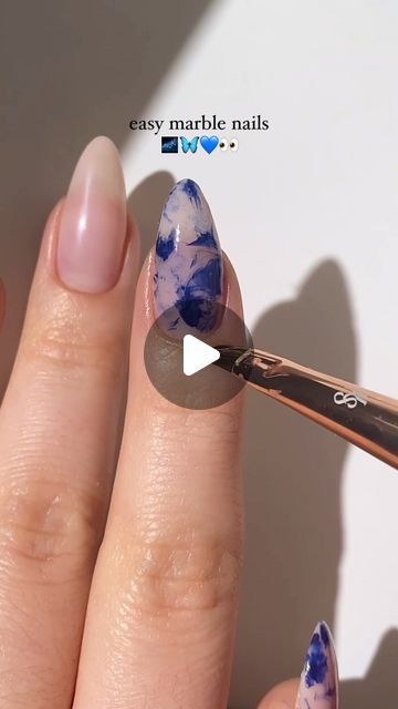 Marble Gel Nail Designs, Easy Marble Nails, Blue Marble Nails, Navy Blue Nail Designs, Navy Blue Nail Polish, Marble Nails Tutorial, Nail Laquer, Rainbow Nail Art, Navy Blue Nails