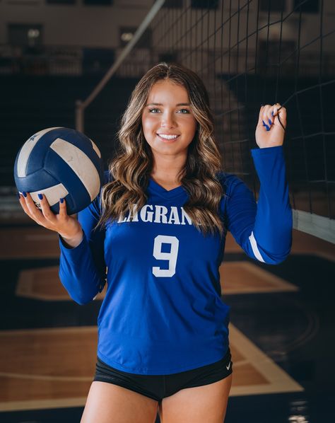 #9 LHS Volleyball - Senior Shoot Senior Vball Pictures, Diy Volleyball Pictures, Cool Senior Picture Ideas Volleyball, Senior Volleyball Pictures Poses, Senior Picture Ideas Sports Volleyball Photography, Volleyball Photo Poses, Volleyball Portraits, School Poses, Volleyball Team Photos