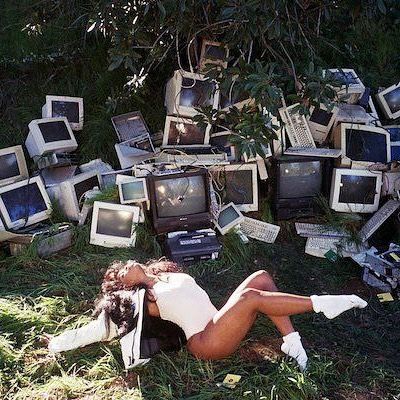 SZA Charts’s Instagram photo: “Despite being released in 2017, “Ctrl” was the 7th most streamed female album on Spotify US (Jan 8th — 14th 2021) — It was the 10th most…” Azure Dragon, Sza Ctrl, Celebrity Selfies, Cool Album Covers, Photoshoot Themes, Photo Wall Collage, Frank Ocean, Music Covers, Birthday Photoshoot