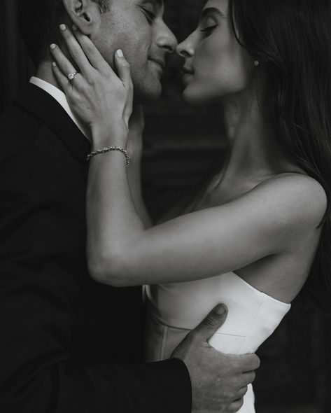 Nicole & Yussuf’s gorgeous engagement shoot at the New York Public Library ✨. Nicole had her heart set on this location, and even with a bit of rain, the photos still turned out the way she had envisioned. So happy with how these turned out 🤍 Part 1 of 2 — can’t wait to share more photos 🗽 New York Photographer | New York Couples Photographer | Destination Wedding Photographer | Intimate Wedding Photographer | Engagement Photographer | Luxury Wedding Photographer Engagement Shoot Black And White, All Black Engagement Photos, New York Engagement Shoot, Black Engagement Photos, Engagement Photoshoot Nyc, Vintage Nyc Engagement Photos, Black And White Film Engagement Photos, New York Public Library, Engagement Shoot