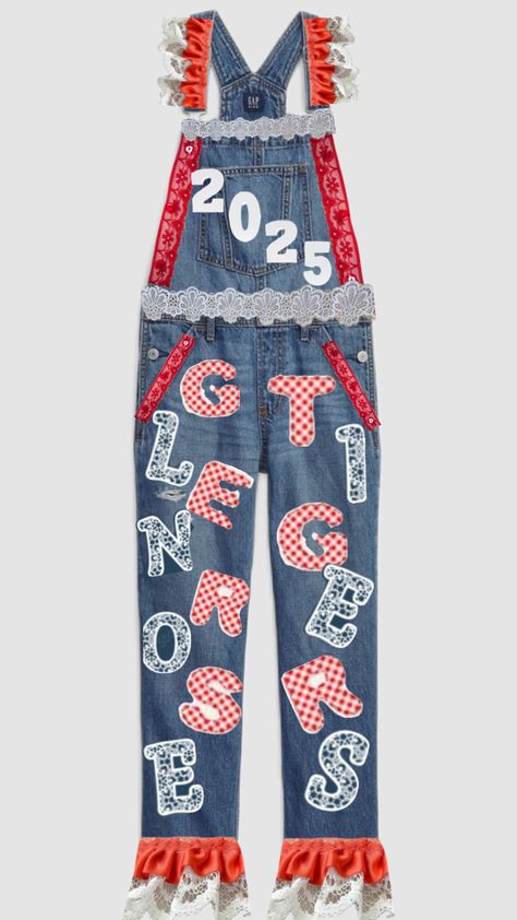 #senioroveralls #overalls #highschooloveralls #2025 #senior2025 #highschool #homecoming #homecomingoveralls Overall Homecoming Ideas, Highschool Homecoming, Overall Aesthetic, Senior Overalls, Jean Overalls, Senior Year, Bibs, Homecoming, Overalls