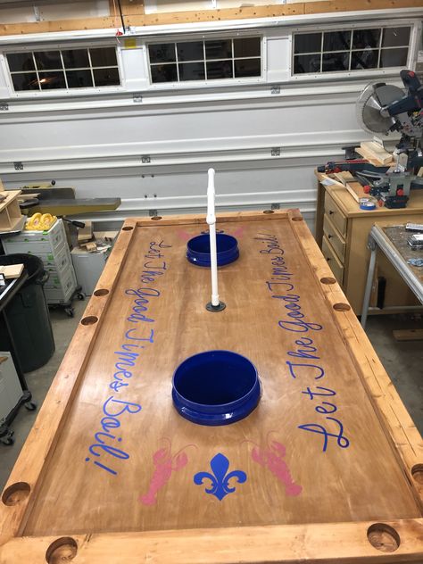 Made this for our boils! Center pvc pipe holds two paper towel rolls. Diy Crawfish Table, Oyster Roast Table, Crawfish Boil Table, Crawfish Table, Low Country Boil Party, Crab Boil Party, Crawfish Party, Crawfish Boil Party, Seafood Party