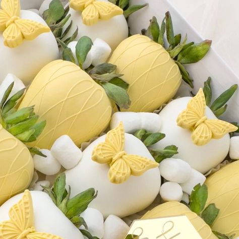 Lemon Chocolate Covered Strawberries, Yellow Dipped Strawberries, Yellow Strawberries, Yellow Chocolate Strawberries, Yellow Chocolate Covered Strawberries, Chocolate Covered Strawberries Yellow, Sunflower Strawberries Chocolate, Yellow Strawberries Chocolate, Chocolate Videos