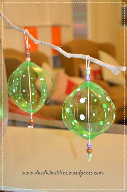 Christmas Decor Ideas Recycle, Recycled Christmas Tree Decorations, Recycled Ornaments Diy, Recycled Christmas Tree Ideas, Plastic Bottle Christmas Tree, Recycled Christmas Ornaments, Christmas Diy Tree Decor, Recycled Ornaments, Christmas Tree Ornaments Diy