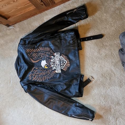 Beautiful Leather Harley Davidson Jacket With Eagle On The Back. Never Worn. Harley Davidson Style, Harley Davidson Leather Jackets, Senior Jackets, Designer Leather Jackets, Harley Davidson Jacket, Biker Gang, Cycling Outfit, Dream Clothes, Harley Davidson