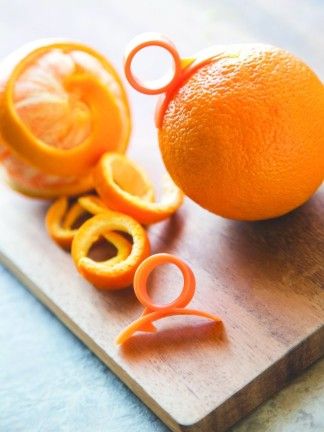 Citrus peelers that’ll keep your hands mess-free. Orange Peeler, Fruit Fly Trap, Chef Craft, Orange Skin, Fruit Peeler, Fruit Flies, Pomegranate Seeds, Citrus Fruit, Orange Peel