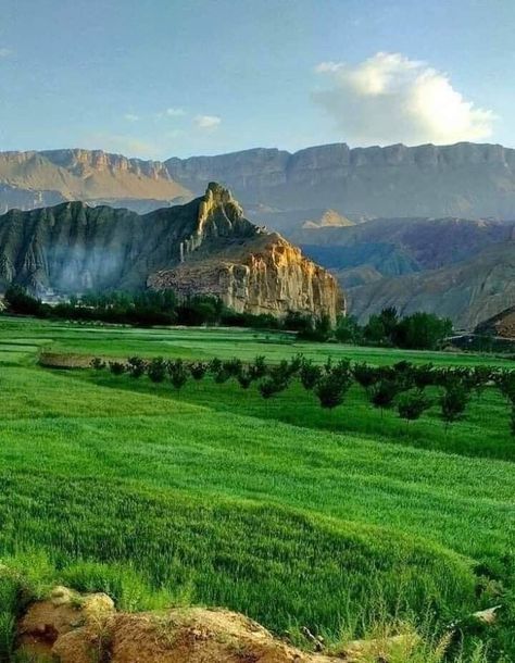 Afghanistan Landscape, Islamic Emirate Of Afghanistan, Afghanistan Culture, Afghanistan Flag, Landlocked Country, Landscape Mountains, Fantasy Places, Silk Road, Central Asia