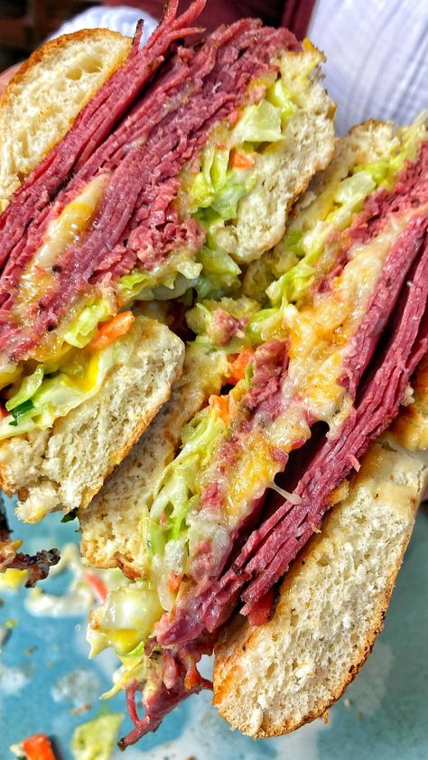 low.carb.love on Instagram: ULTIMATE PASTRAMI SANDWICH 🔥 (low carb) Are you a fan of pastrami? I cannot even begin to tell you how delicious this was, you have to… Low Carb Pastrami Recipe, Meals With Pastrami, Keto Pastrami, Pastrami Meal Ideas, Easy Pastrami Sandwich, Katz Deli Pastrami Recipe, Low Carb Love, Pastrami Sandwich, Carb Diet