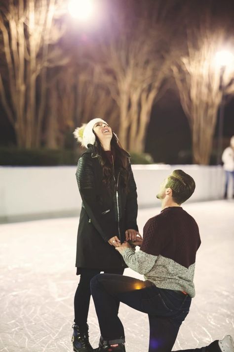 Winter Proposal, Proposal Pictures, Best Wedding Proposals, Engagement Photography Poses, Couple Engagement Pictures, Proposal Photos, Wedding Proposals, Marriage Proposal