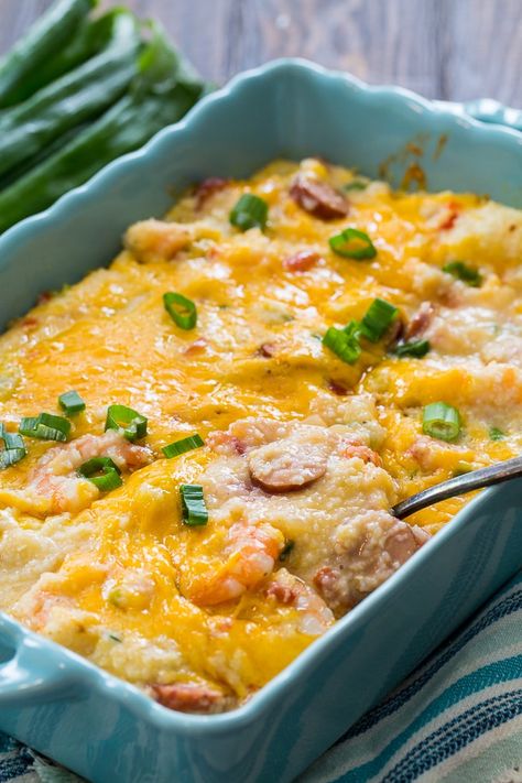 Oven Baked Shrimp And Grits, Shrimp And Grits Casserole, Best Shrimp And Grits Recipe, Breakfast Southern, Fish And Grits, Easy Shrimp And Grits, Shrimp Grits Recipe, Grits Breakfast, Grits Casserole