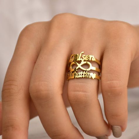 Name Jewelry Unique Mothers Rings, Custom Gold Rings, Mothers Rings, Couple Ring Design, Tiny Gold Studs, Gold Finger Rings, Locket Design, Gold Jewelry Outfits, New Gold Jewellery Designs