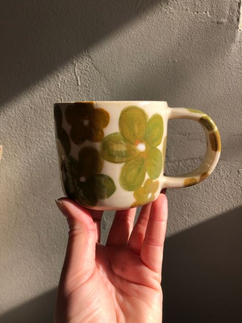 Artistic Ceramic Mugs, Pottery Mug Inspiration, Artsy Mug, Funky Ceramic Mugs, Hand Made Mug, Ceramic Pottery Mug, Hand Made Mugs, Ceramic Cups Handmade Mugs, Painted Mugs Ceramic