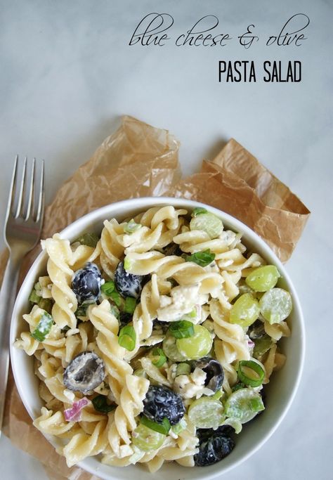 Blue Cheese & Olive Pasta Salad, perfect for summer bbqs and cookouts! #pastasalad #sidedish #summersidedish #pastasaladrecipe  #bluecheese Blue Cheese Pasta Salad, Olive Pasta Salad, Blue Cheese Pasta, Cheese Pasta Salad, Olive Pasta, Easy Weeknight Dinner Ideas, Healthy Picnic, Quick Pasta Dishes, Weeknight Dinner Ideas