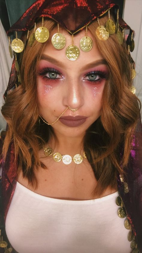 Halloween Makeup Fortune Teller, Fortune Teller Jewelry, Fortune Teller Makeup Easy, Fortune Teller Hair, Psychic Makeup, Gypsycore Makeup, Fortune Teller Makeup, Fortune Teller Halloween, Fortune Teller Costume