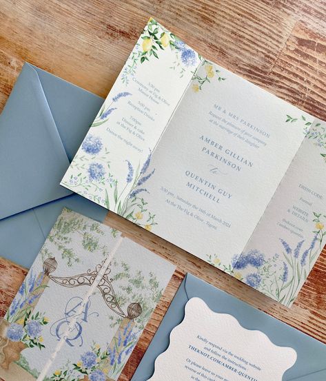 Watercolour Flower Invitation, Wedding Invitation Package, Watercolour Wedding Invite, Gate Fold Wedding Invitations, Floral Wedding Invites, Watercolor Invitations Wedding, Diy Watercolor Invitations, Watercolour Invitations, Watercolour Stationery