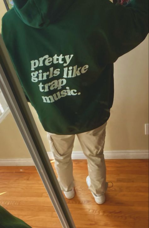 Green Streetwear Aesthetic, Green Hoodie Outfits, Green Hoodie Outfit Aesthetic, Dark Green Hoodie Outfit, Green Hoodie Aesthetic, Zip Up Hoodie Outfit Aesthetic, Green Sweatshirt Outfit, Green Hoodie Outfit, Green Vest Outfit