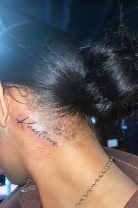 Cute Behind The Ear Tattoos Black Women, Name Tattoos Behind Ear Tat, Tat Behind The Ear, Name Ear Tattoo, Name Tattoos For Women Neck, Name Tattoos For Women Behind Ear, Behind Ear Name Tattoos For Women, Tattoo Name Behind Ear, Back Of Neck Name Tattoo