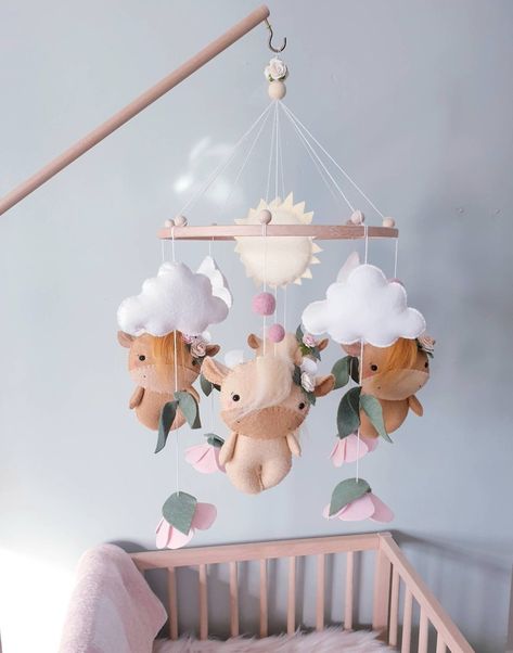 Cow Mobile, Jungle Mobile, Highland Cow Baby, Safari Baby Mobile, Bunny Nursery Decor, Wooden Cribs, Balloon Mobile, Rainbow Garland, Mobile Crib